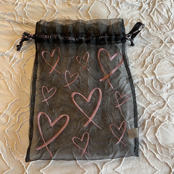 NWOT Victoria's Secret Black Mesh Drawstring Pouch with Pink Hearts - Picture 3 of 4